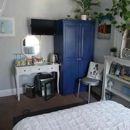 Marjune Guest House Weymouth Esterno foto