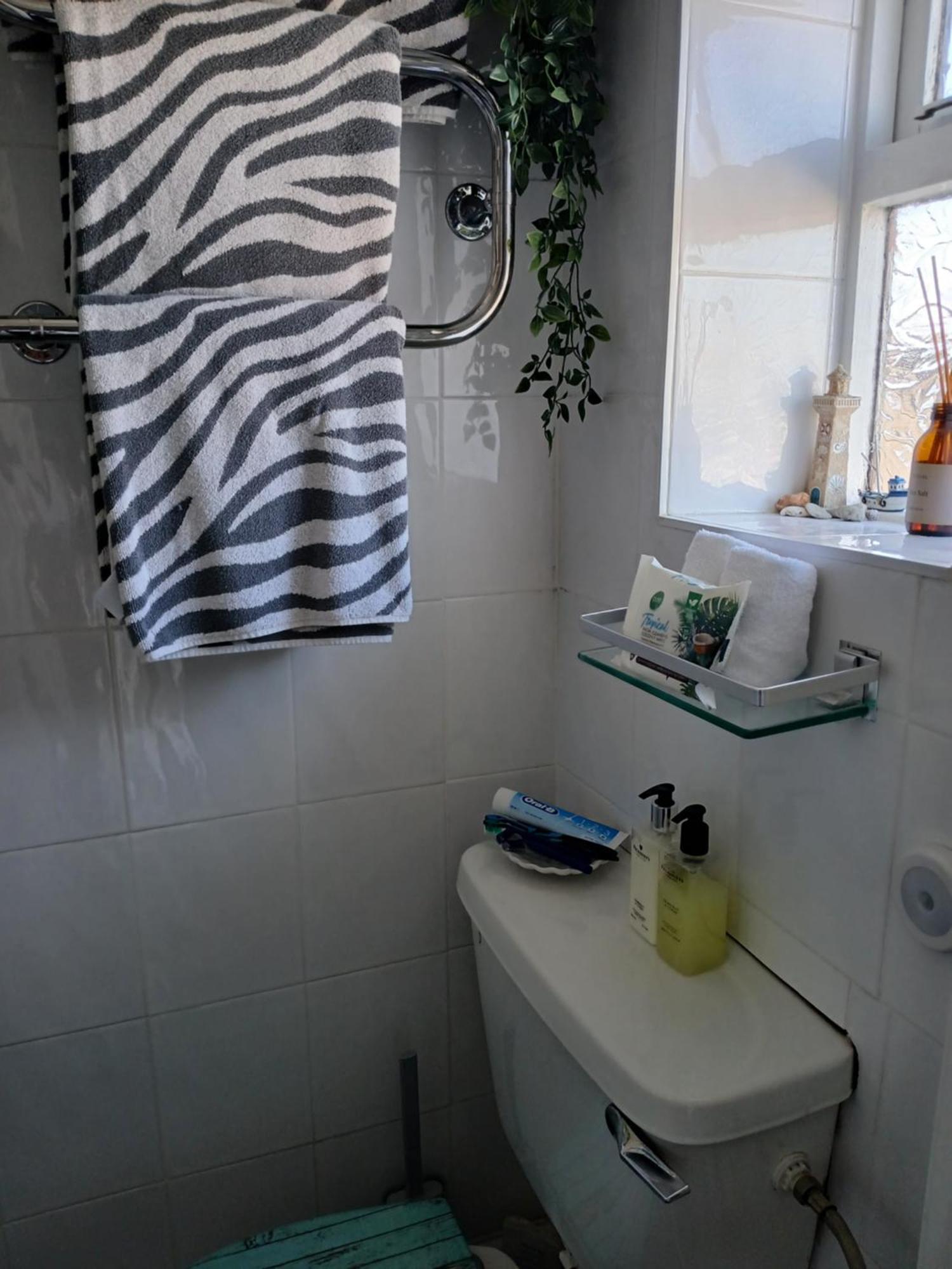 Marjune Guest House Weymouth Esterno foto